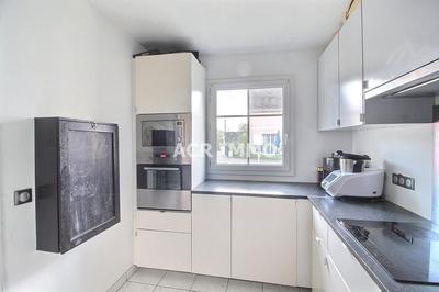 Maison - 92 m² - 5 pièces