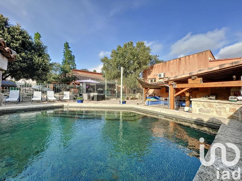 Maison - 300 m² - 13 pièces