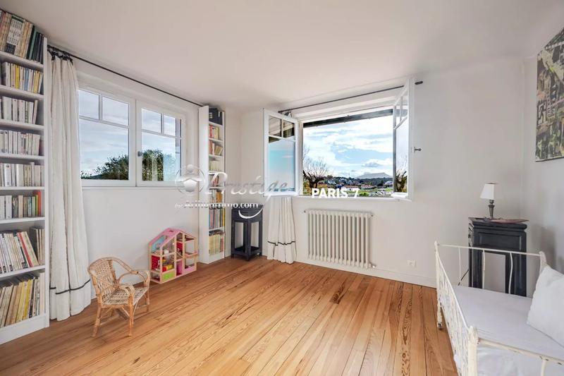 Maison - 200 m² - 7 pièces