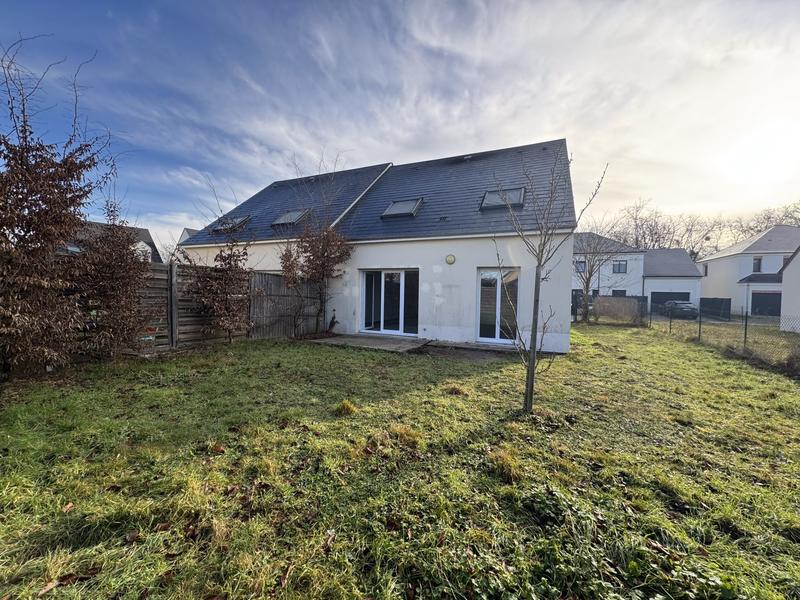 Maison - 95 m² - 5 pièces