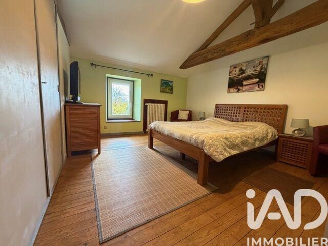 Maison - 224 m² - 7 pièces