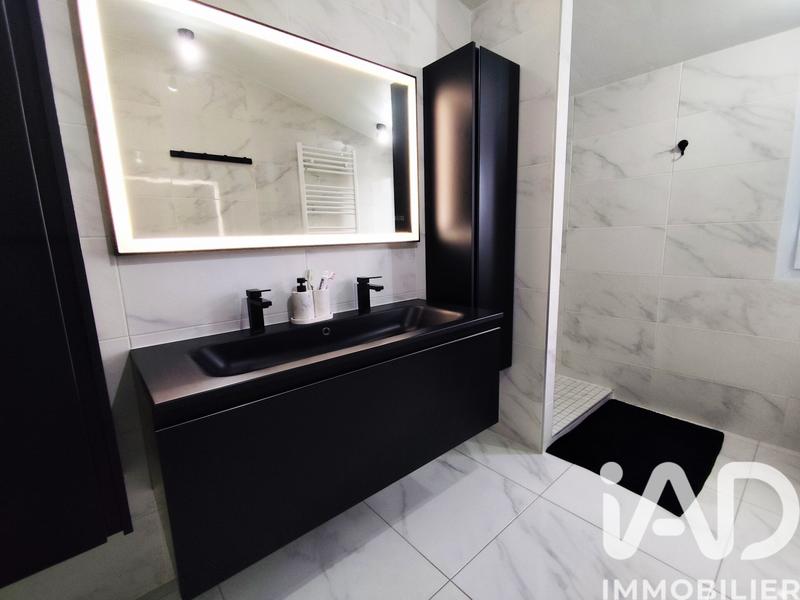 Maison - 111 m² - 6 pièces