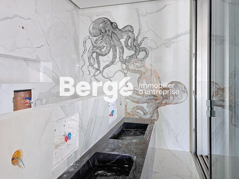 Local commercial - 213 m²