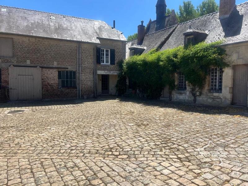 Maison - 278 m² - 14 pièces