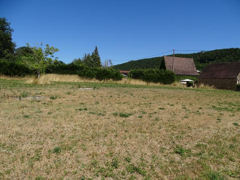 Terrain constructible - 1 999 m²