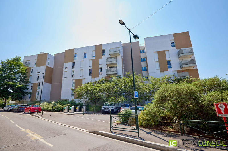 Appartement - 82 m² - 4 pièces