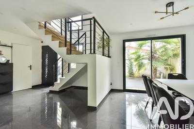 Maison - 159 m² - 7 pièces