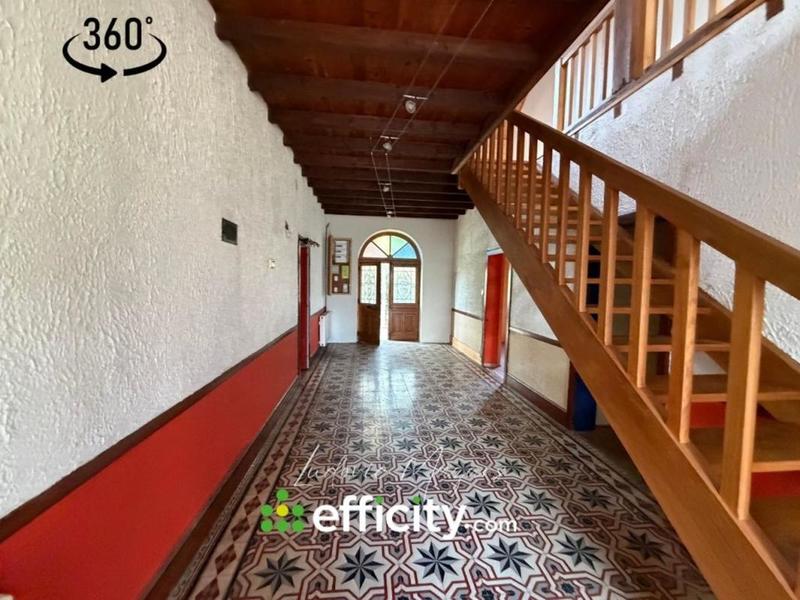 Maison - 215 m² - 6 pièces