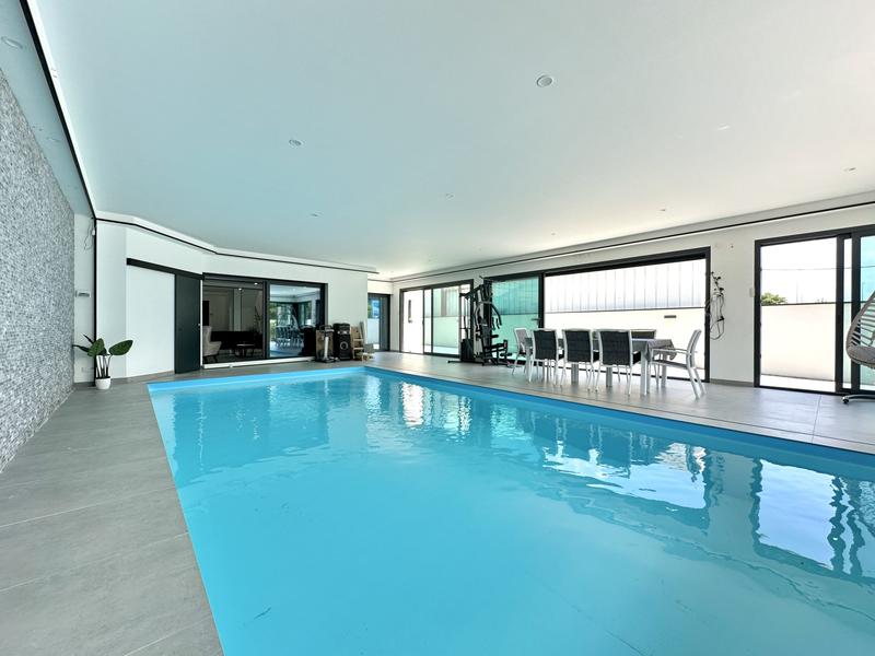 Maison contemporaine - 227 m² - 6 pièces
