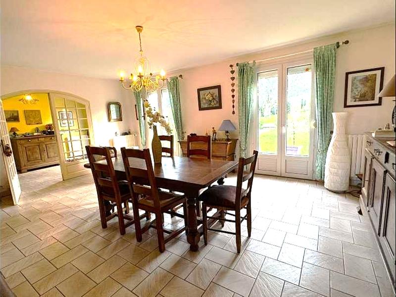 Maison - 143 m² - 6 pièces