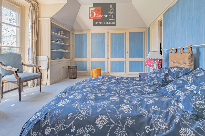 Maison - 430 m² - 11 pièces