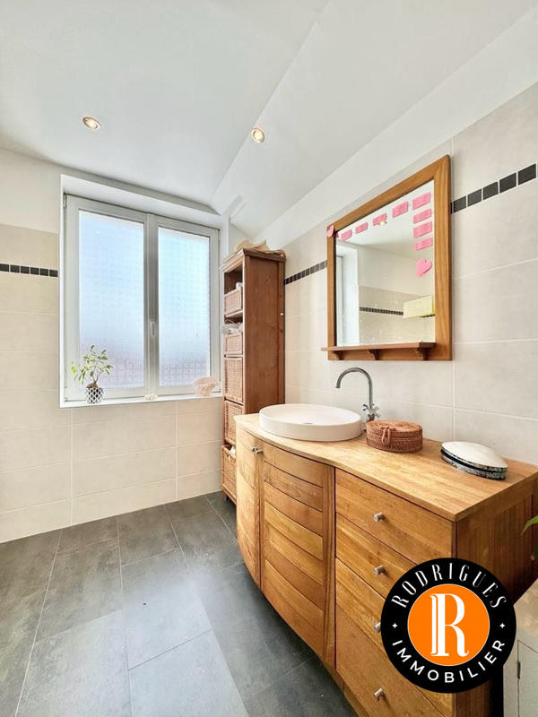 Maison - 285 m² - 12 pièces