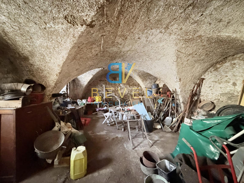 Maison - 324 m² - 5 pièces