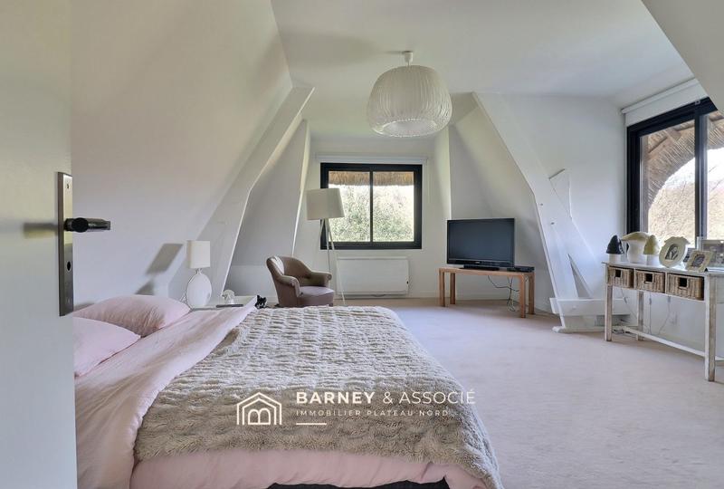 Maison - 302 m² - 7 pièces