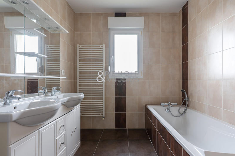 Maison - 147 m² - 6 pièces