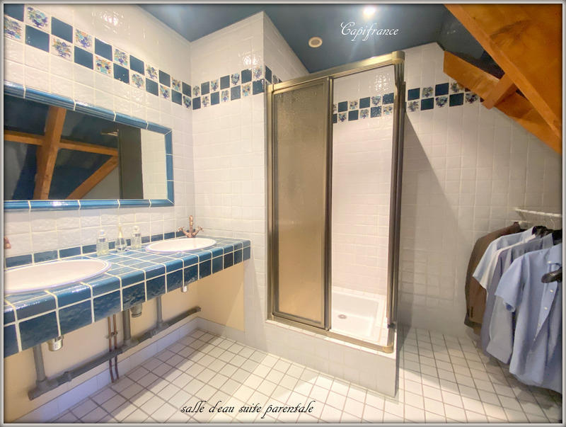 Maison - 255 m² - 6 pièces