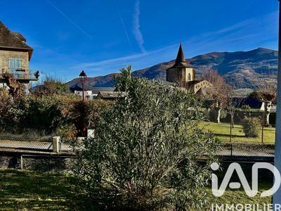 Maison - 183 m² - 9 pièces