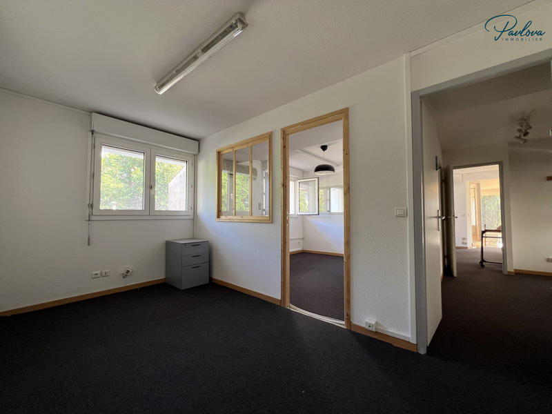 Local commercial - 102 m² - 5 pièces