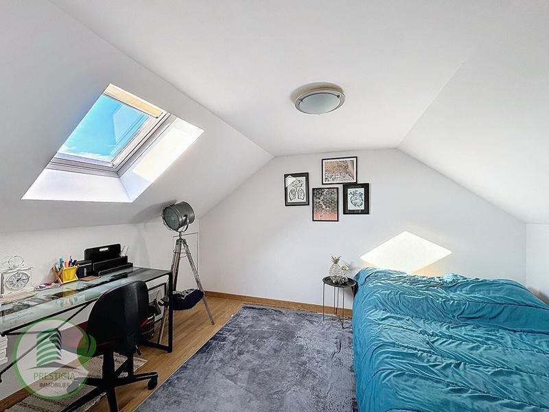 Maison - 224 m² - 9 pièces