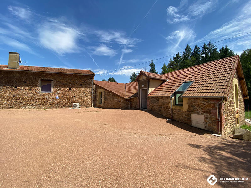 Maison - 104 m² - 4 pièces