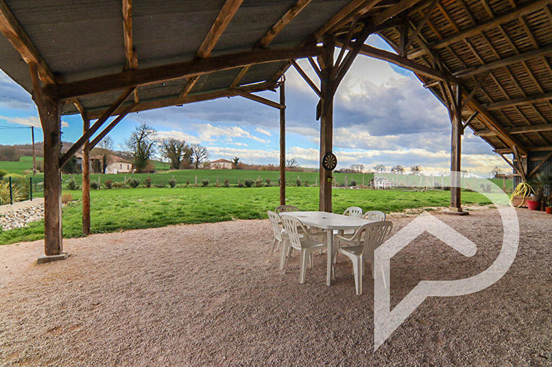 Maison - 215 m² - 8 pièces