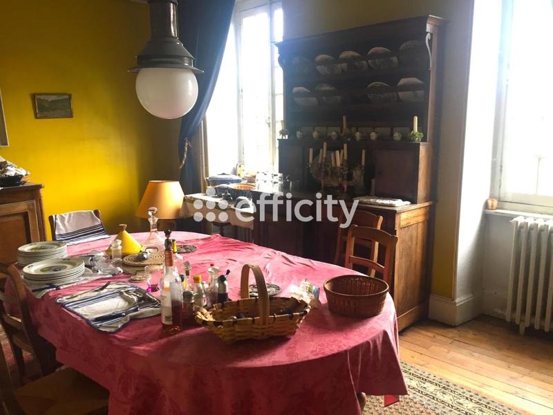 Maison bourgeoise - 306 m² - 12 pièces