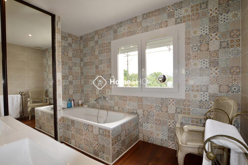 Mas - 510 m² - 10 pièces