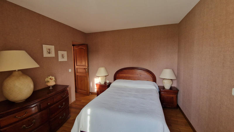 Maison - 200 m² - 9 pièces