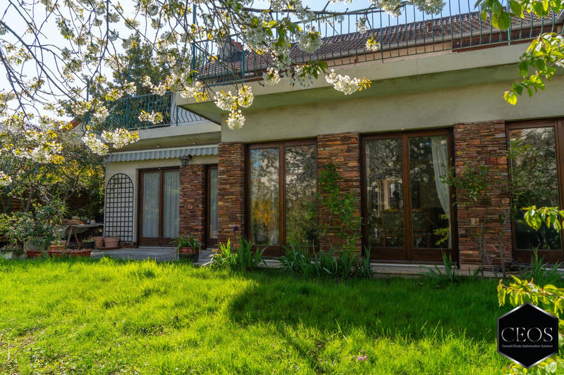 Maison ancienne - 272 m² - 14 pièces