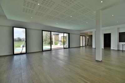 Maison contemporaine - 285 m² - 7 pièces