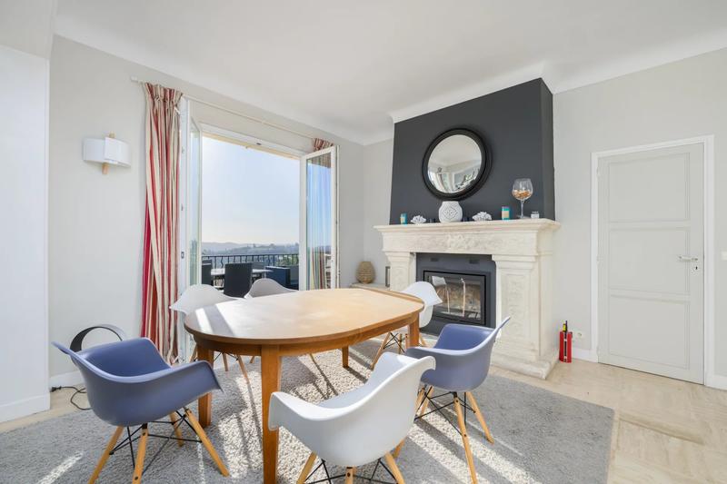 Maison - 205 m² - 6 pièces