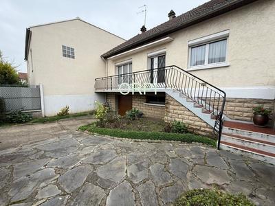 Maison - 140 m² - 6 pièces