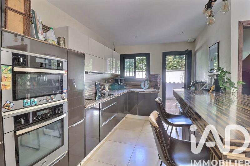 Maison - 188 m² - 8 pièces