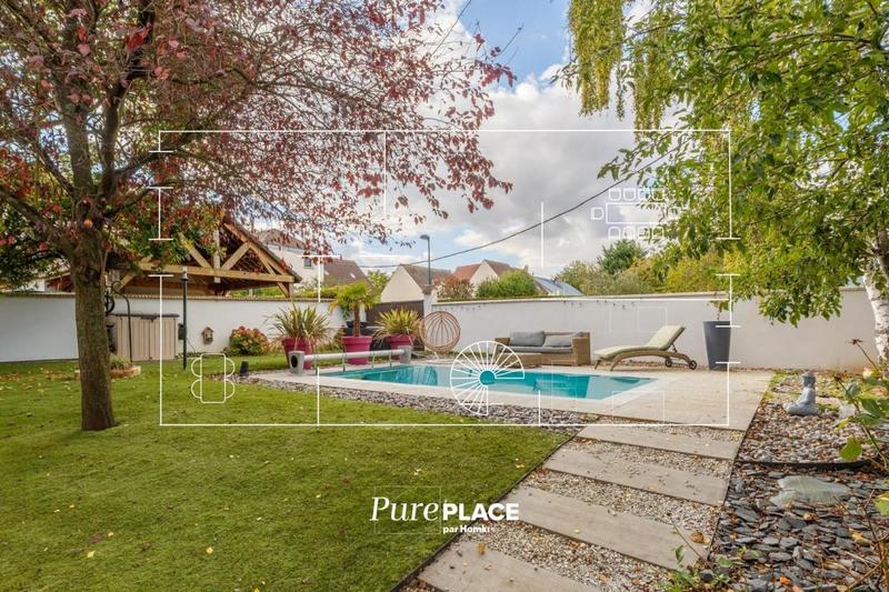 Maison - 250 m² - 8 pièces