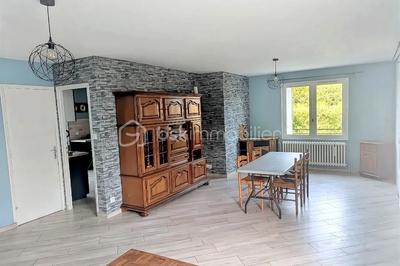 Maison traditionnelle - 160 m² - 8 pièces