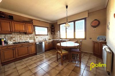 Maison - 200 m² - 7 pièces