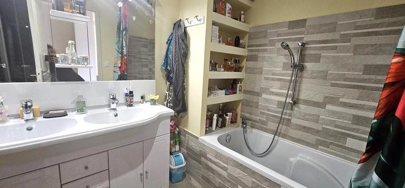 Maison - 220 m² - 5 pièces