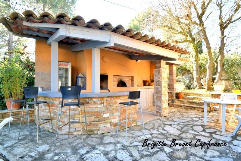 Maison - 230 m² - 6 pièces