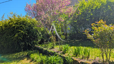 Maison - 260 m² - 10 pièces