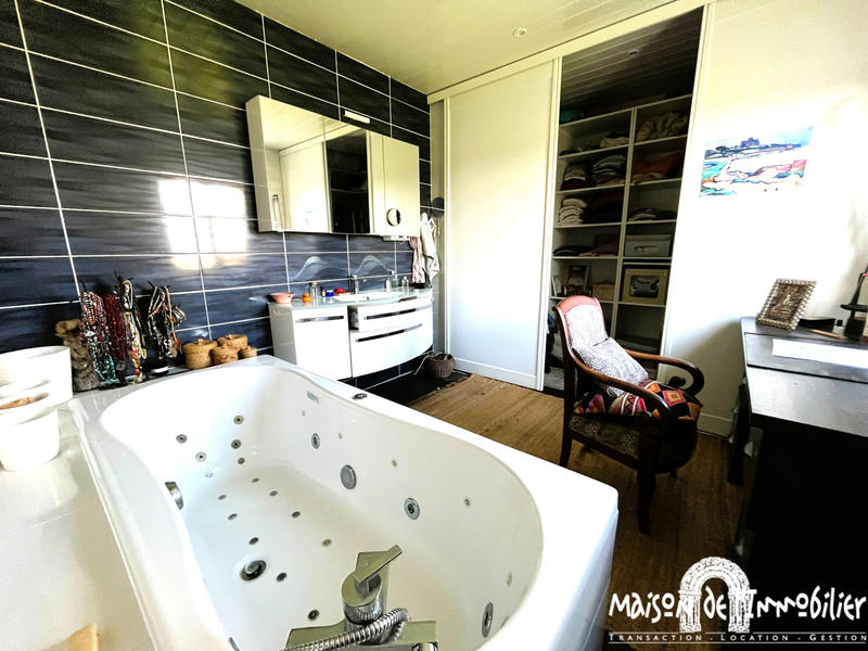 Maison - 165 m² - 5 pièces