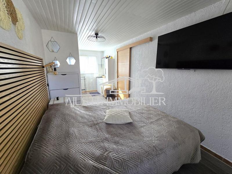 Maison - 99 m² - 5 pièces