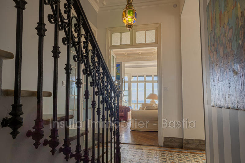 Maison de maîtres - 367 m² - 12 pièces