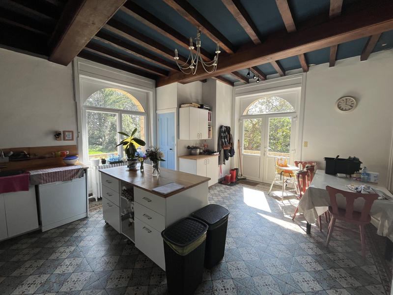 Maison - 408 m² - 13 pièces