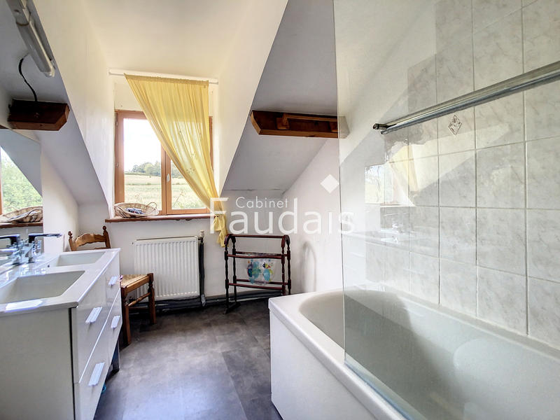 Propriété - 200 m² - 10 pièces