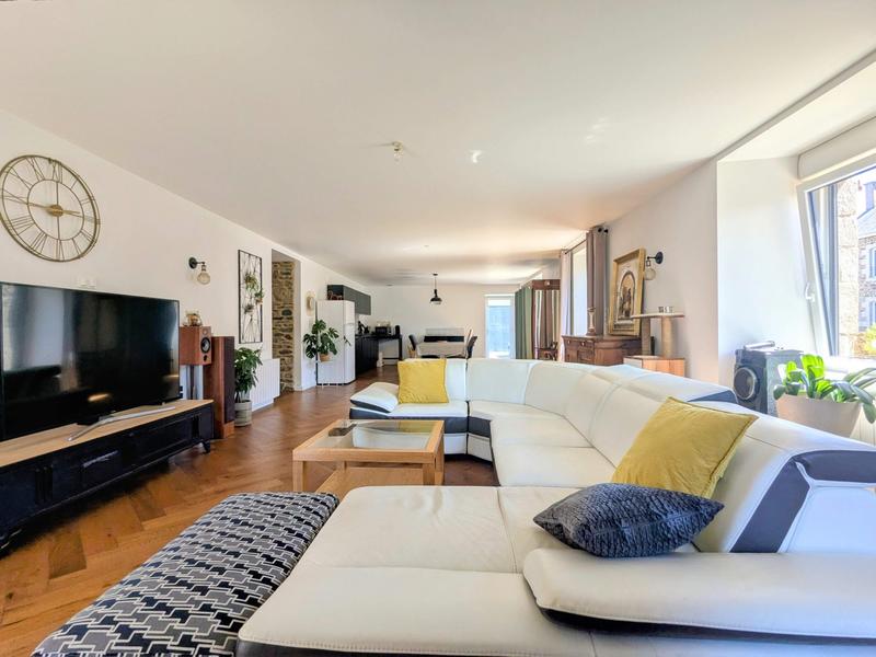 Maison - 140 m² - 5 pièces