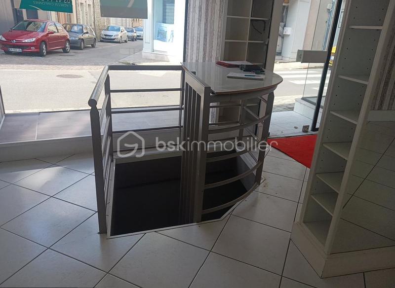 Local commercial - 100 m² - 3 pièces