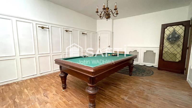 Maison - 311 m² - 13 pièces