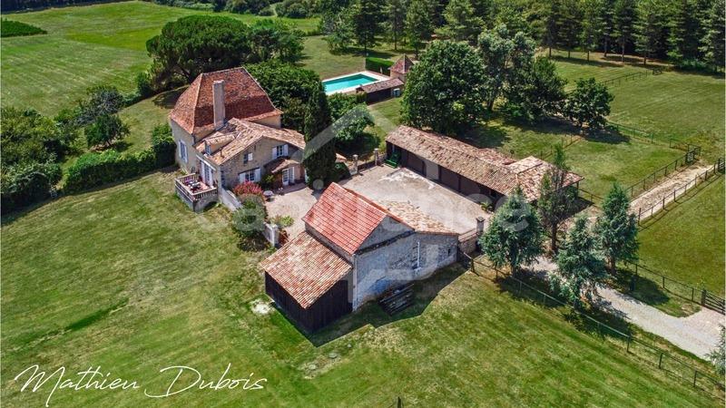 Manoir - 400 m² - 11 pièces