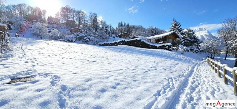 Terrain constructible - 1 010 m²