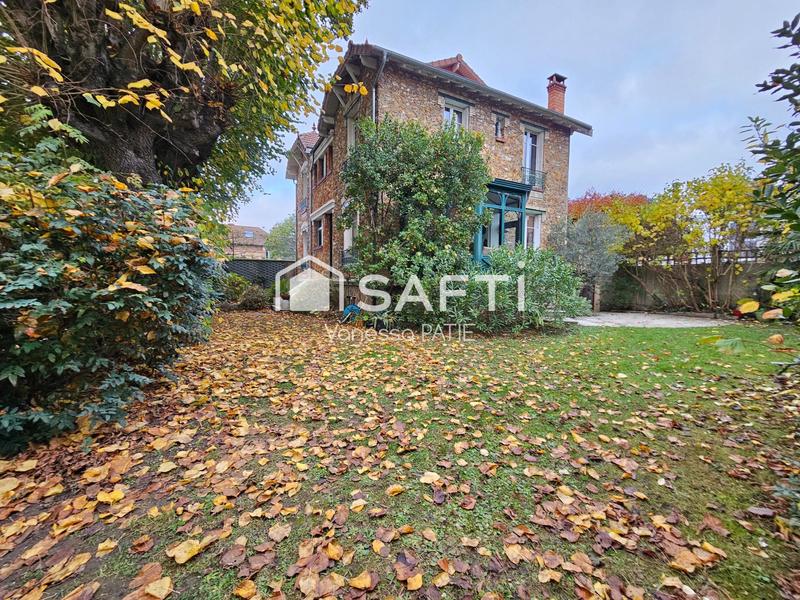 Villa - 212 m² - 11 pièces